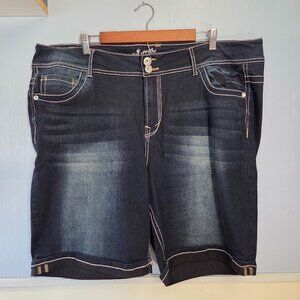 Wallflower Size 22 Faded Dark Wash Rhinestone Detail Casual Summer Burmudas